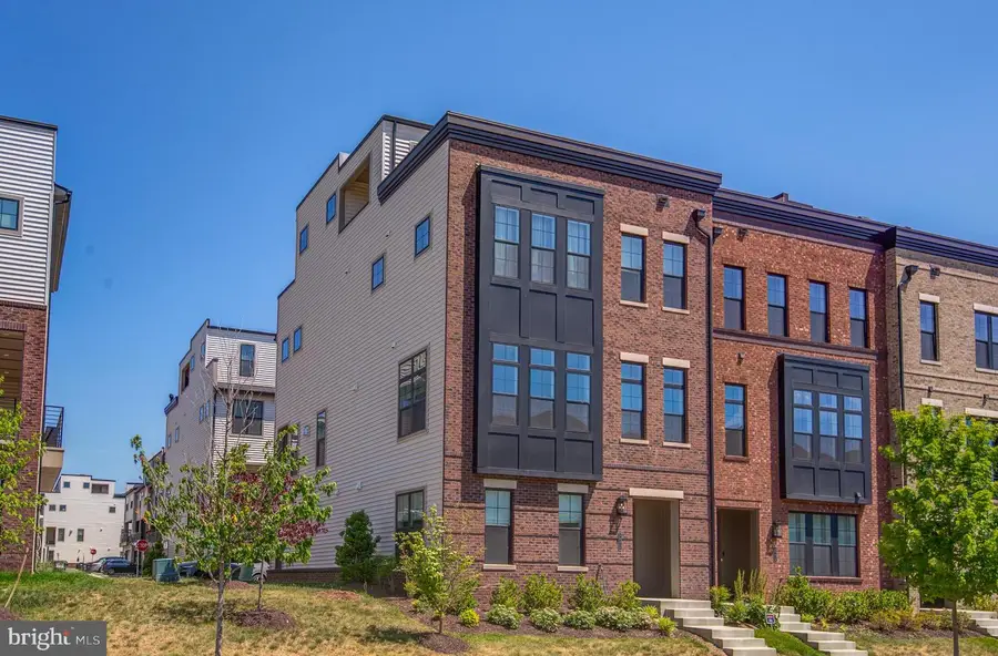 43414 Grandmoore St, Ashburn, VA 20148 - #2