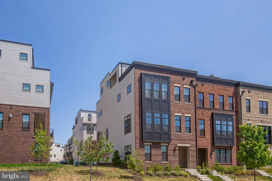 43414 Grandmoore St, Ashburn, VA 20148 - #3