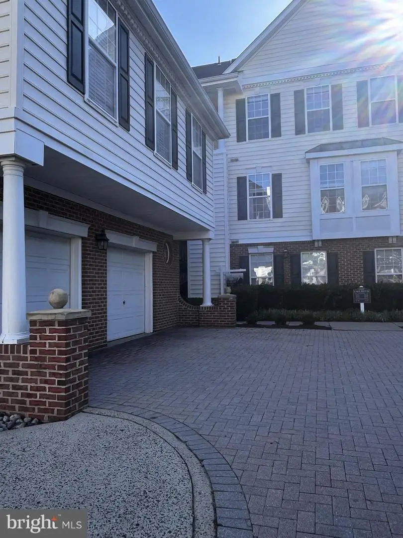 25300 Lake Mist Sq #101, Chantilly, VA 20152 - #3