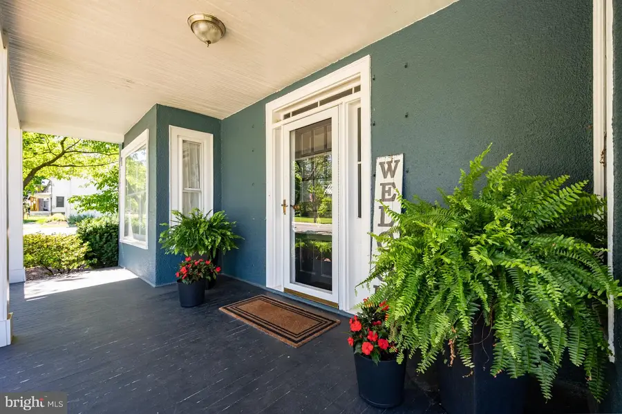 18 E Loudoun St, Round Hill, VA 20141 - #3