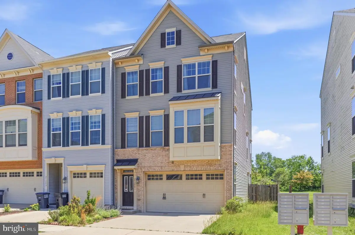 25284 Arrowroot Ter, Chantilly, VA 20152 - #1