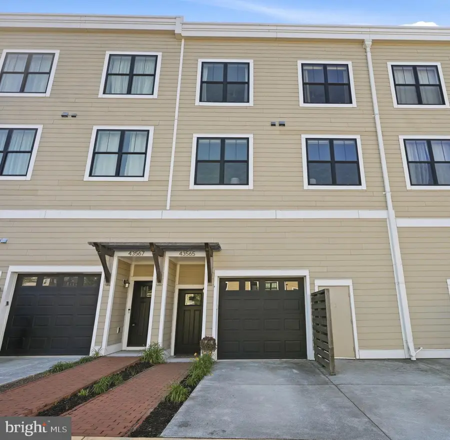 43565 Michigan Sq, Leesburg, VA 20176 - #2