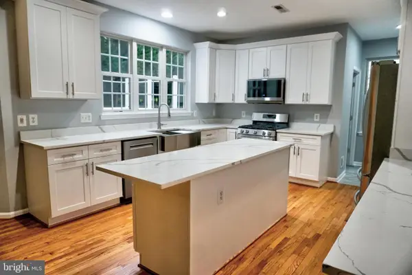 43759 Mink Meadows St, CHANTILLY, VA 20152