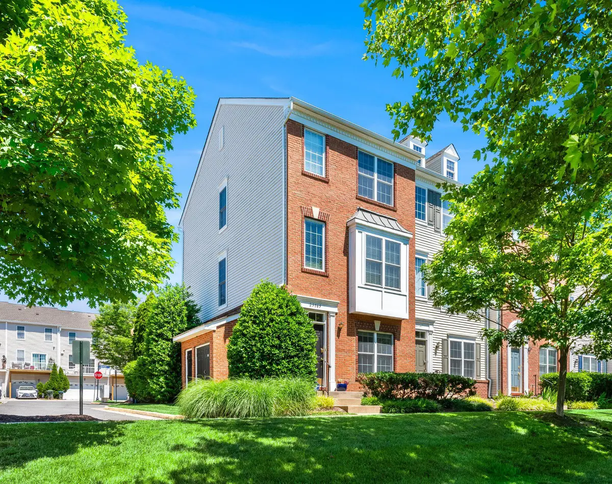 25165 Femoyer Ter, Chantilly, VA 20152 - #1