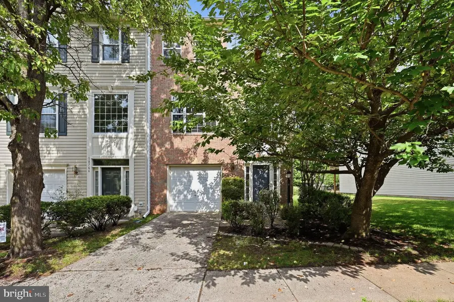 18768 Trident Sq, Leesburg, VA 20176 - #2