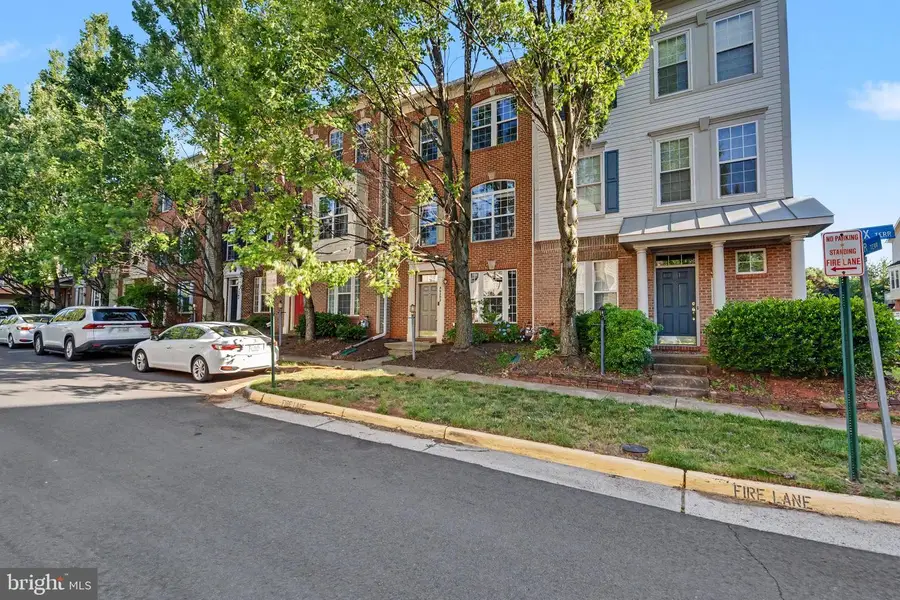 46202 Walpole Ter, Sterling, VA 20165 - #2