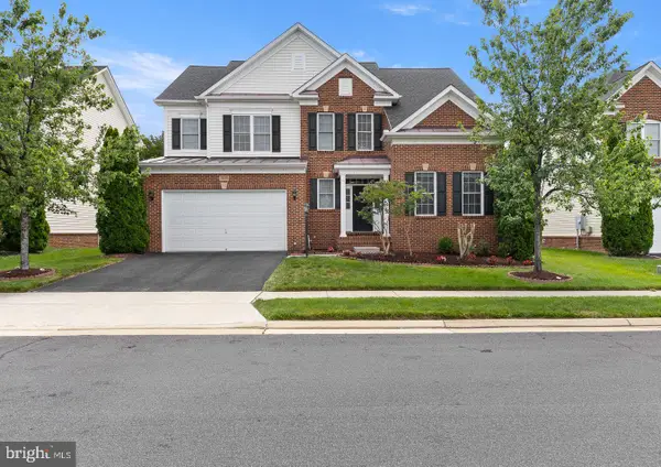 23276 Fallen Hills Dr, BRAMBLETON, VA 20148