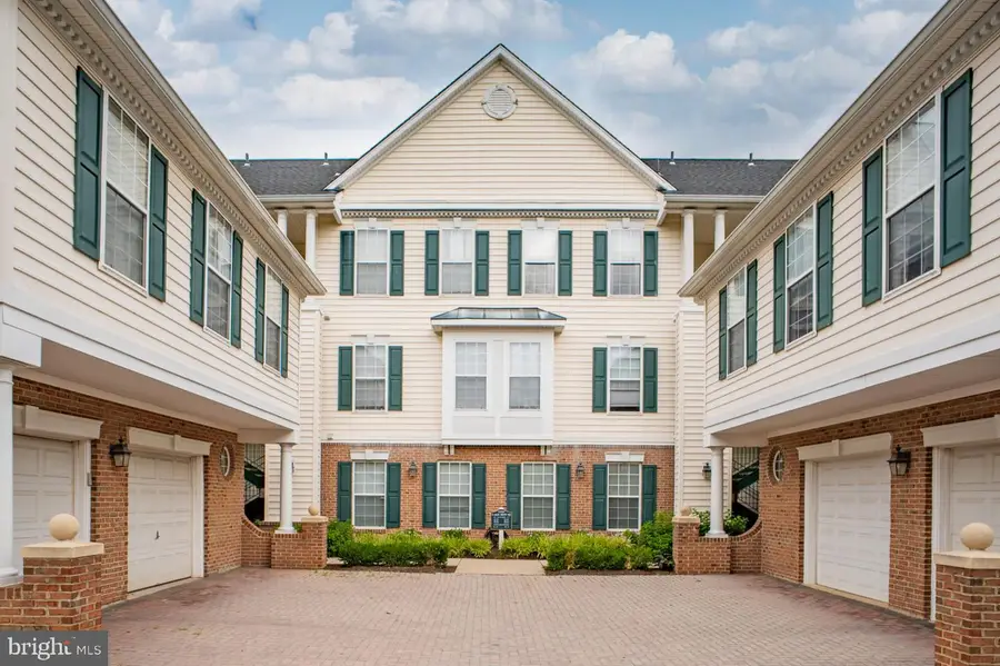 25320 Lake Mist Sq #103, Chantilly, VA 20152 - #3