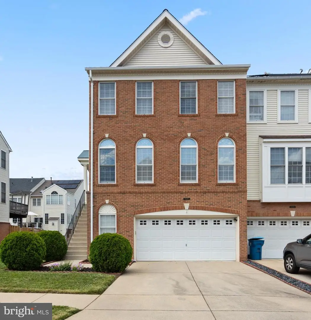 25838 Kirkwood Sq, Chantilly, VA 20152 - #1