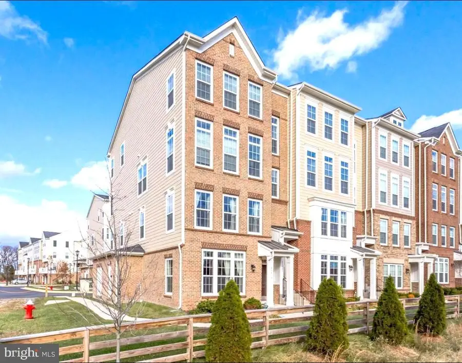 43419 Town Gate Sq, Chantilly, VA 20152 - #3