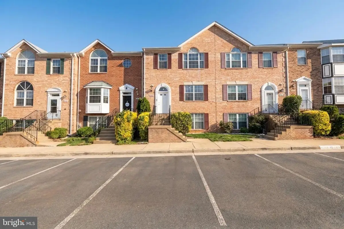 21060 Gladstone Dr, Sterling, VA 20164 - #1