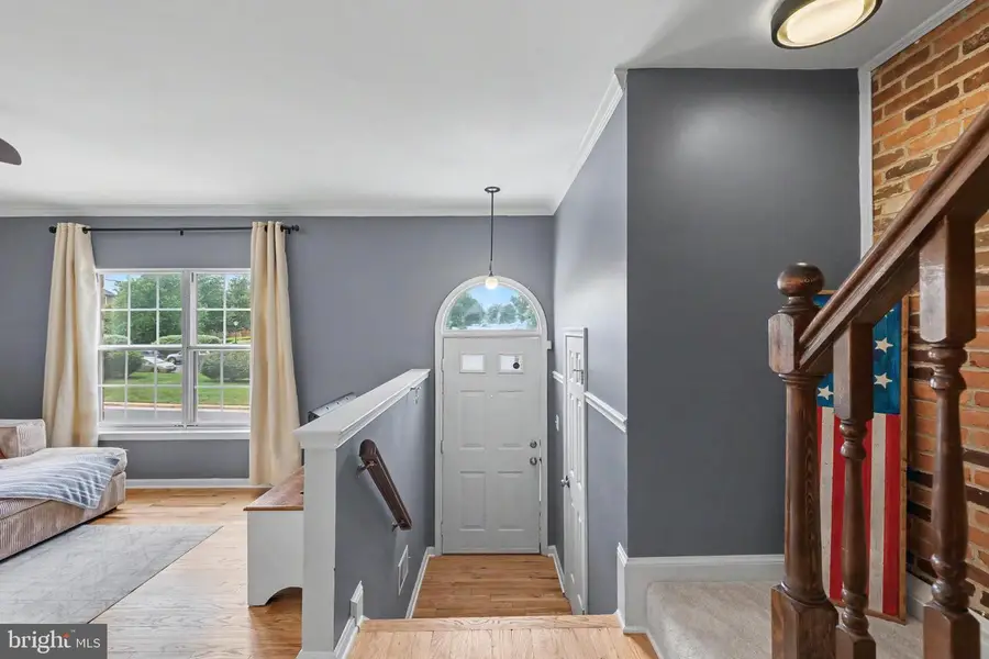 21060 Gladstone Dr, Sterling, VA 20164 - #3