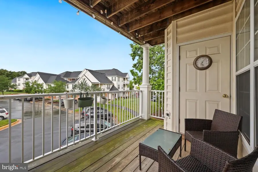25320 Lake Mist Sq #201, Chantilly, VA 20152 - #3