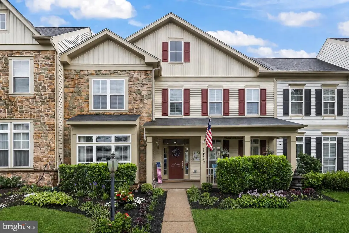 42719 Explorer Dr, Brambleton, VA 20148 - #1