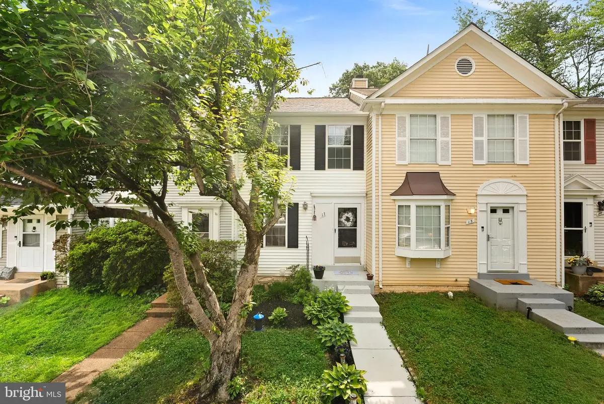 13 Fairmont Pl, Sterling, VA 20165 - #1