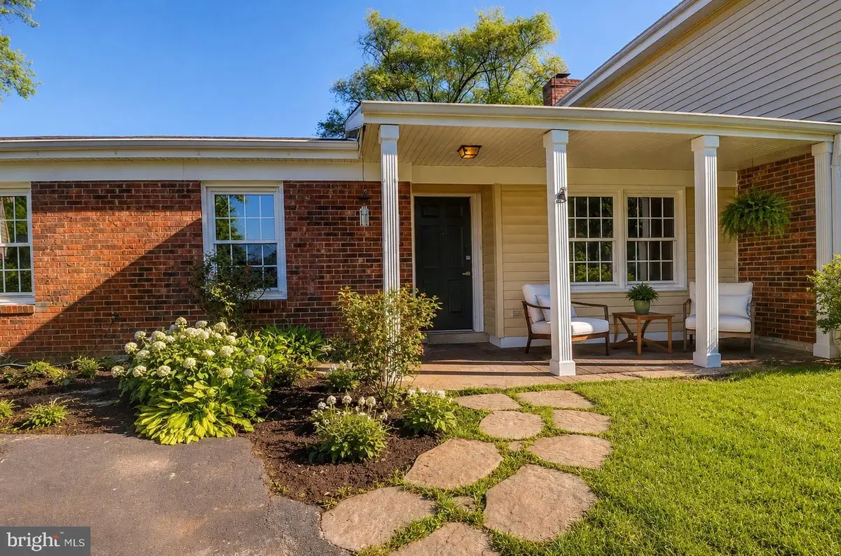 413 Harding Ct, Sterling, VA 20164 - #1