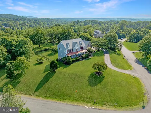 35054 Mcknight Ct, ROUND HILL, VA 20141