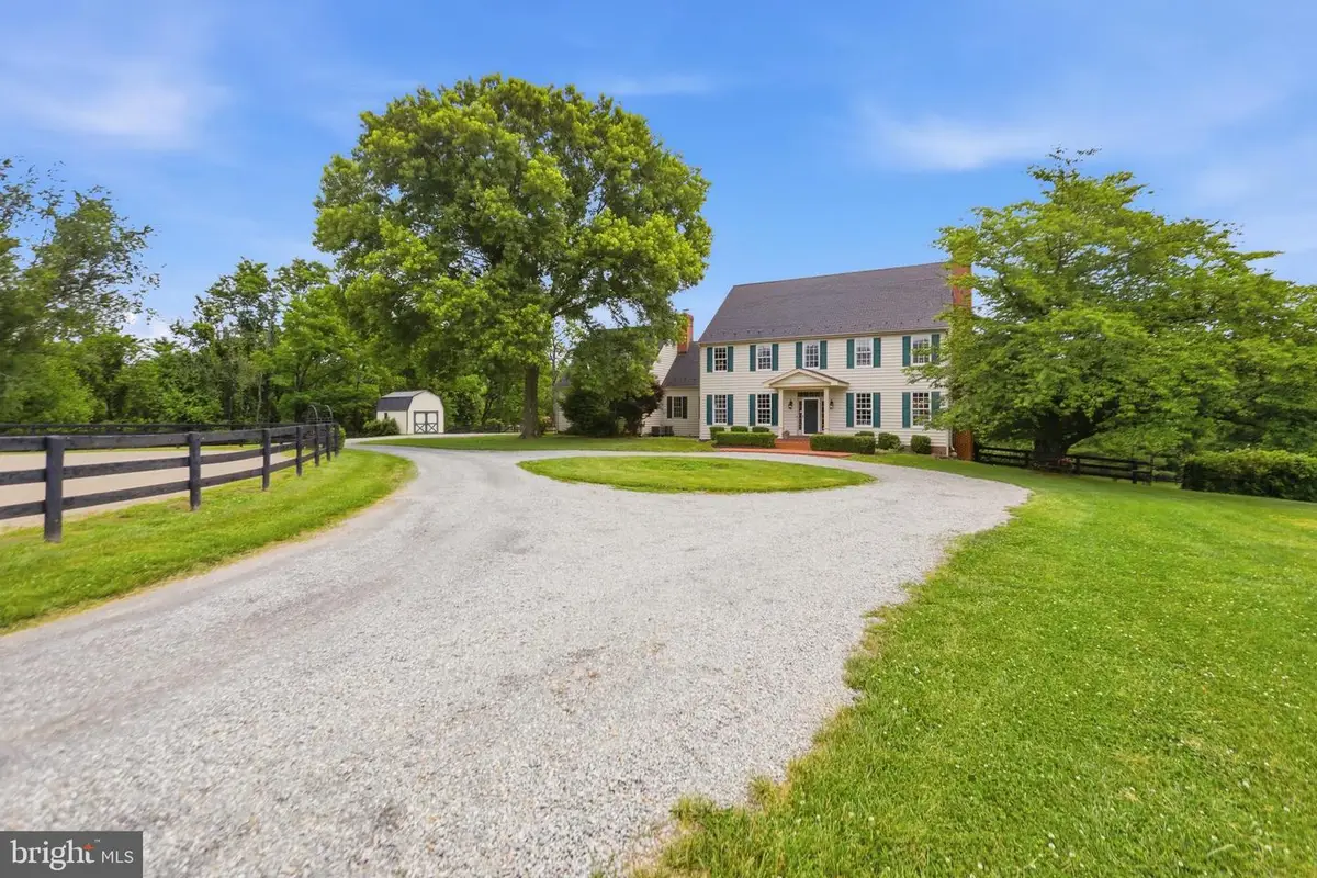 34294 Bridgestone Ln, Bluemont, VA 20135 - #1