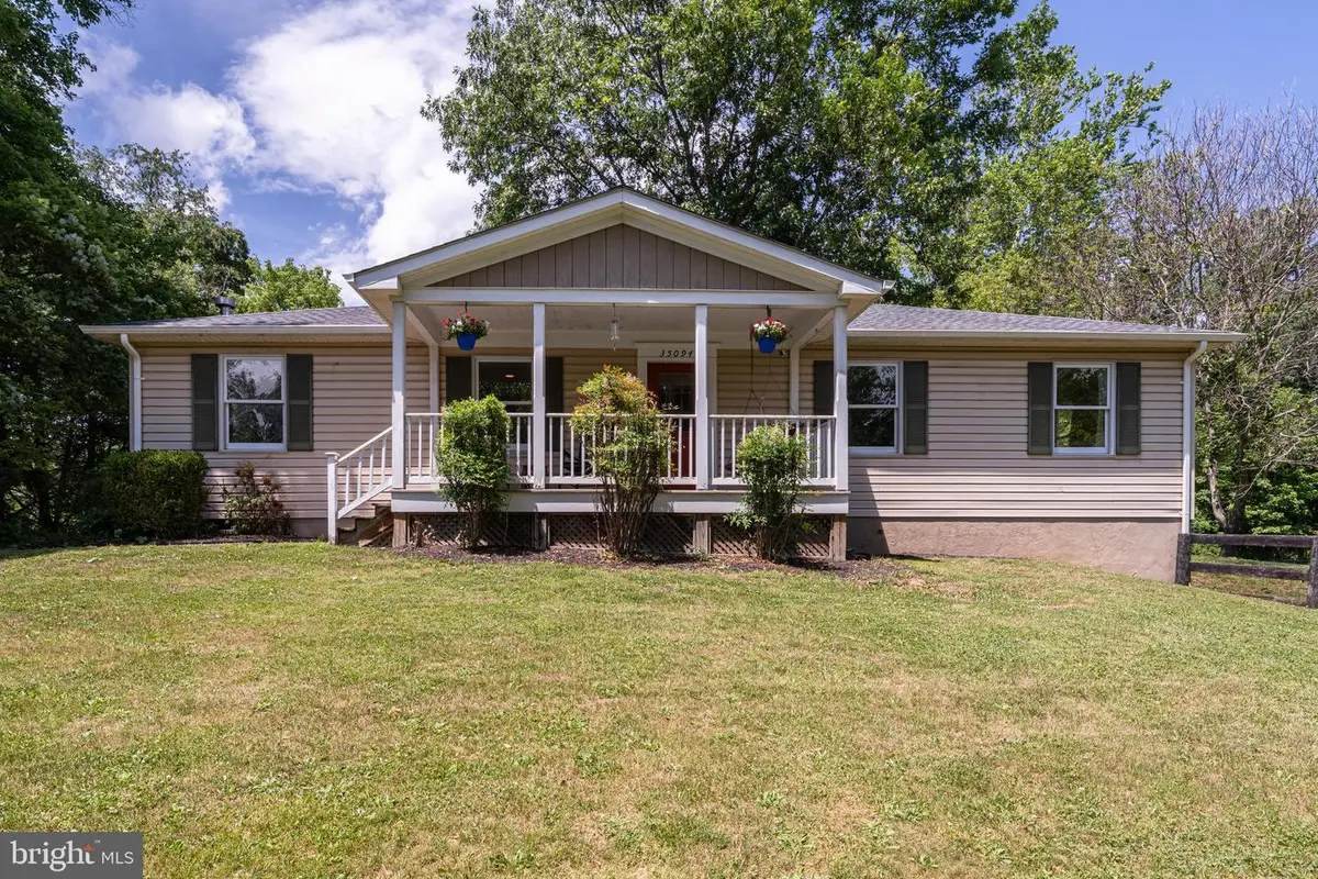 35094 Scotland Heights Rd, Round Hill, VA 20141 - #1