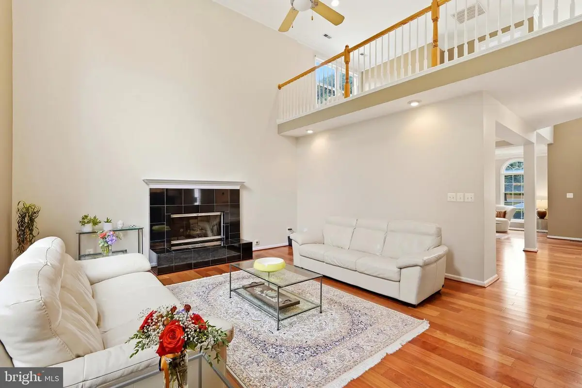 43648 Intrepid St, Chantilly, VA 20152 - #1