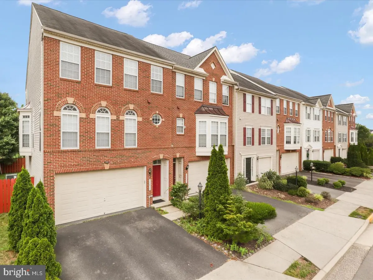 25435 Peaceful Ter, Aldie, VA 20105 - #1
