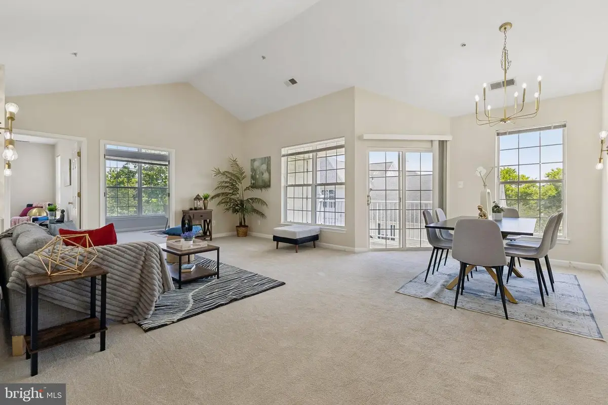 25340 Lake Mist #304, Chantilly, VA 20152 - #1