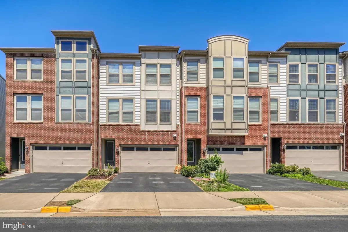 24461 Juniper Woods Ter, Sterling, VA 20166 - #1