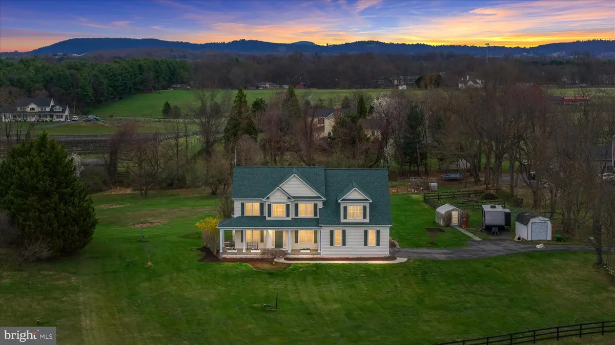 13642 Old Springhouse Ct, Lovettsville, VA 20180 - #1