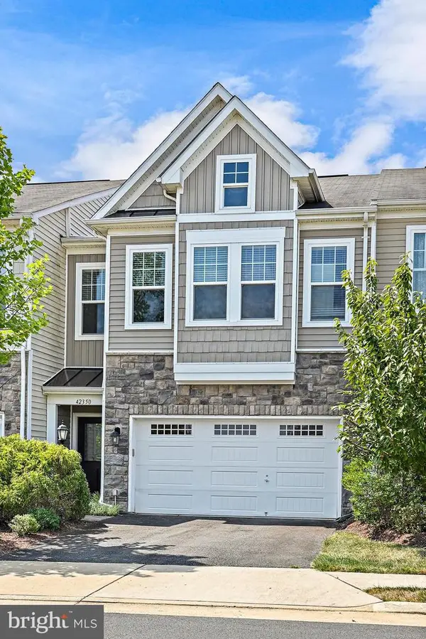 42350 Benfold Sq, BRAMBLETON, VA 20148