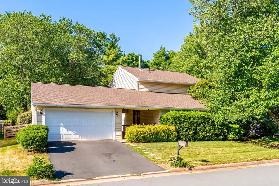151 S Fox Rd, Sterling, VA 20164 - #2