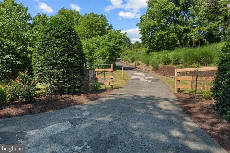 39475 Tollhouse Rd, Lovettsville, VA 20180 - #2