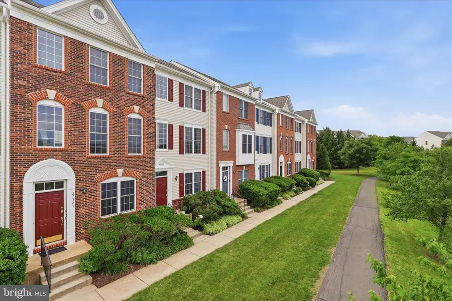 25327 Eldridge Ter, Chantilly, VA 20152 - #3