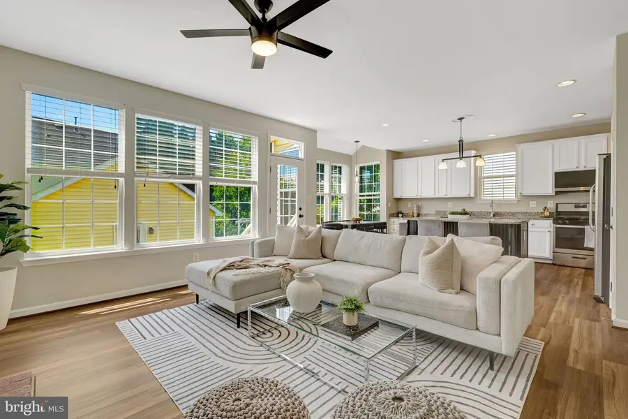 42985 Chesterton St, Ashburn, VA 20147 - #2