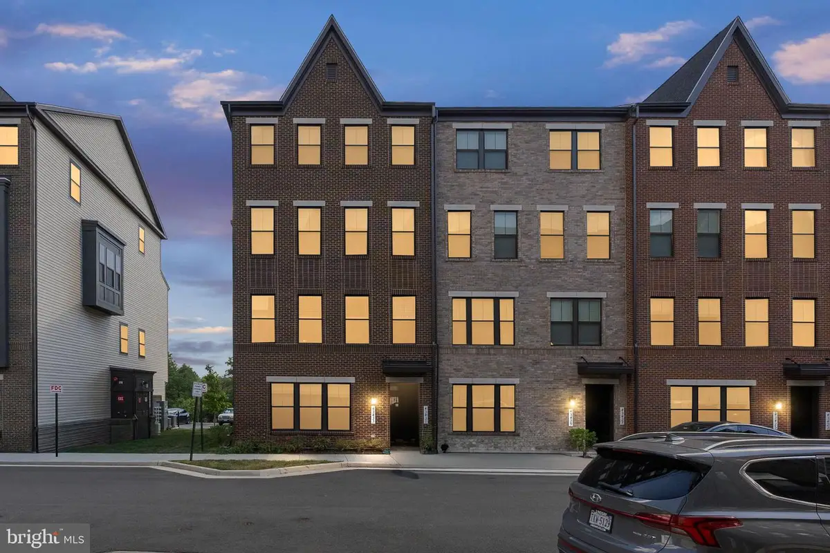43433 Stonewood Crossing Ter, Ashburn, VA 20148 - #1