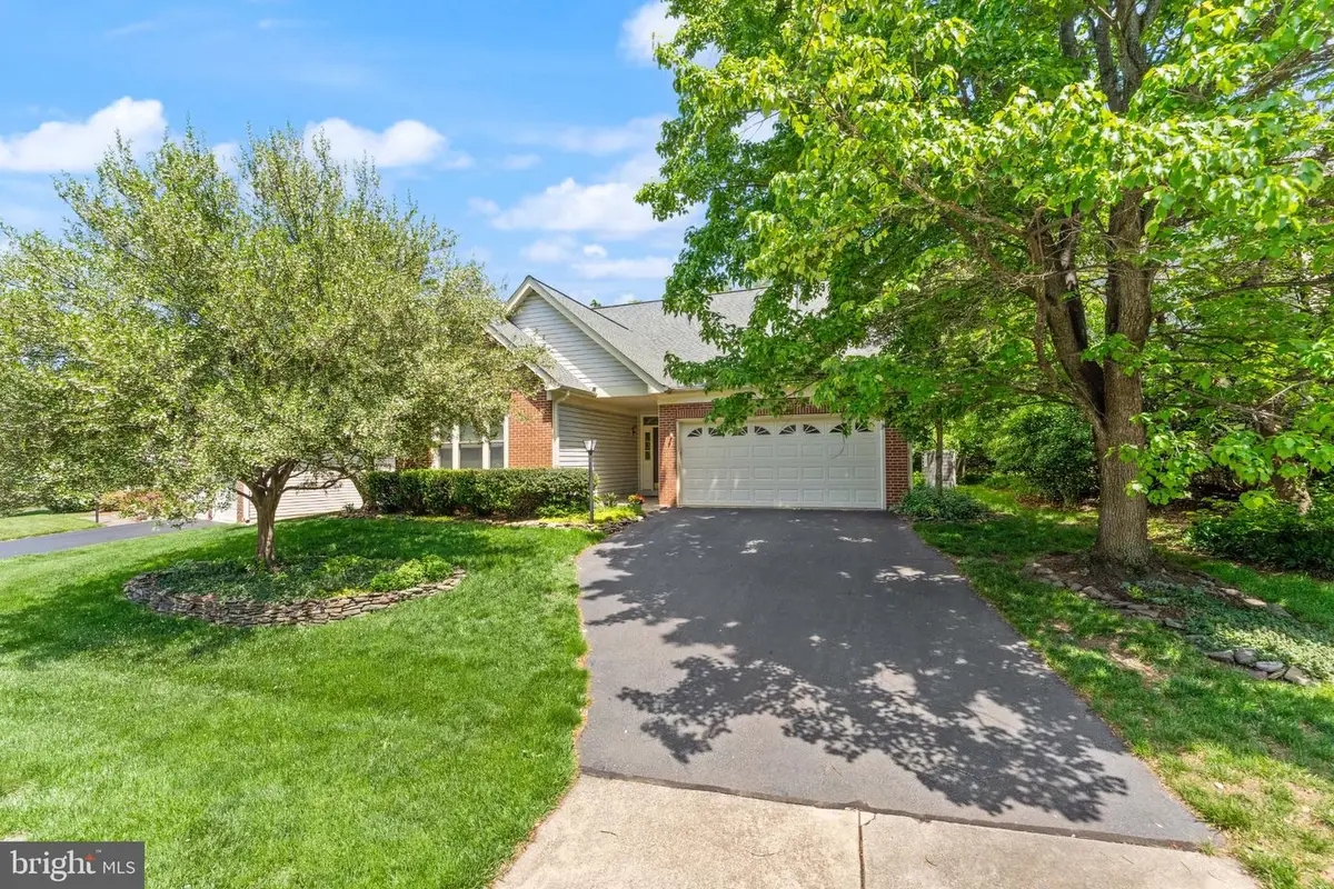 21004 Fowlers Mill Cir, Ashburn, VA 20147 - #1