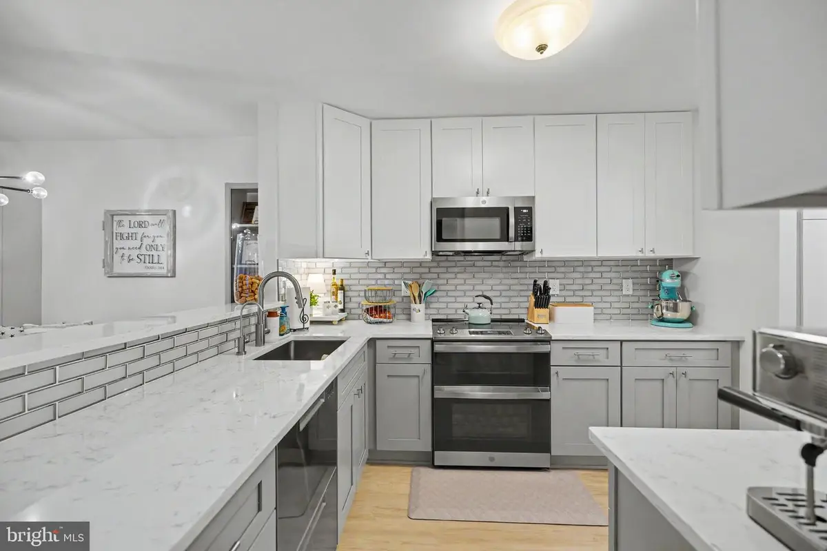 1054-a Warwick Ct, Sterling, VA 20164 - #1
