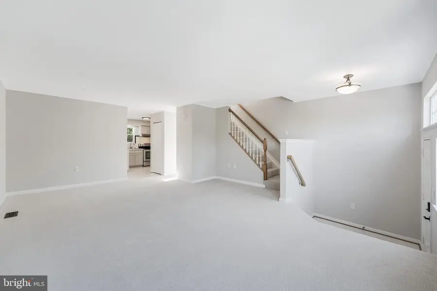 217 Frazer Dr, Purcellville, VA 20132 - #3