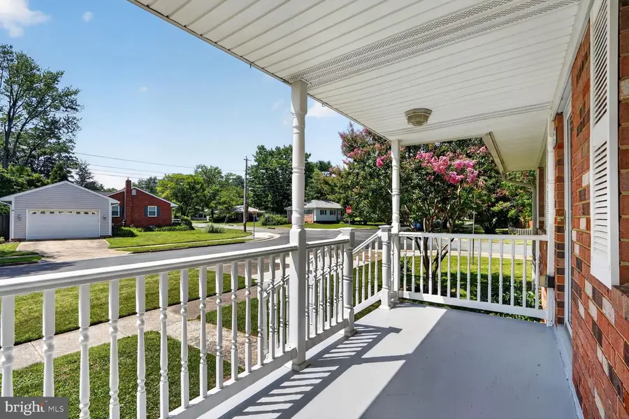 204 Ayr St Nw, Leesburg, VA 20176 - #3