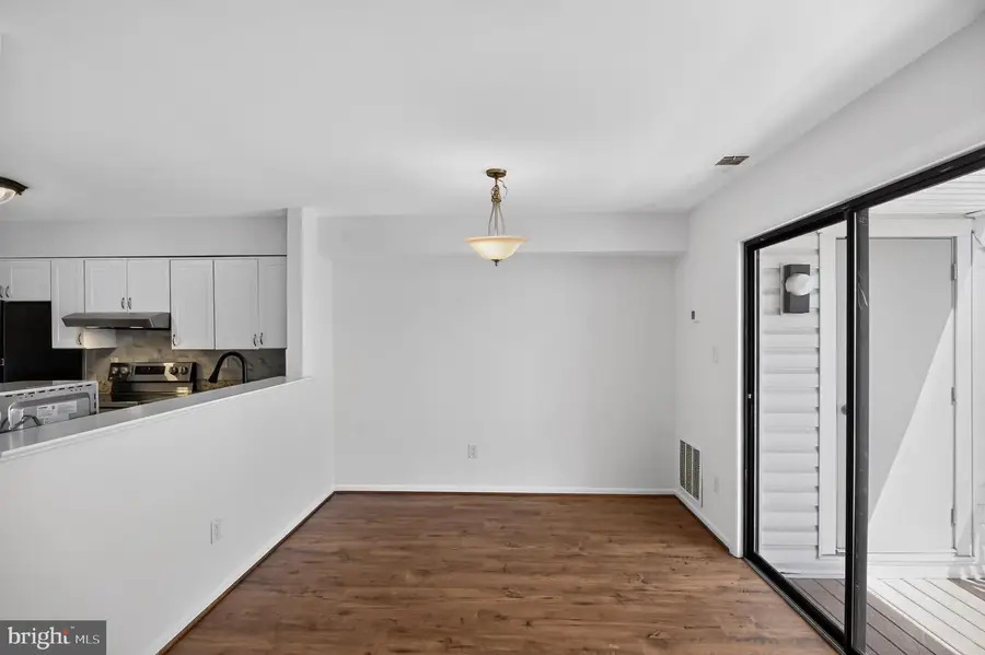 1056 Warwick, Sterling, VA 20164 - #3