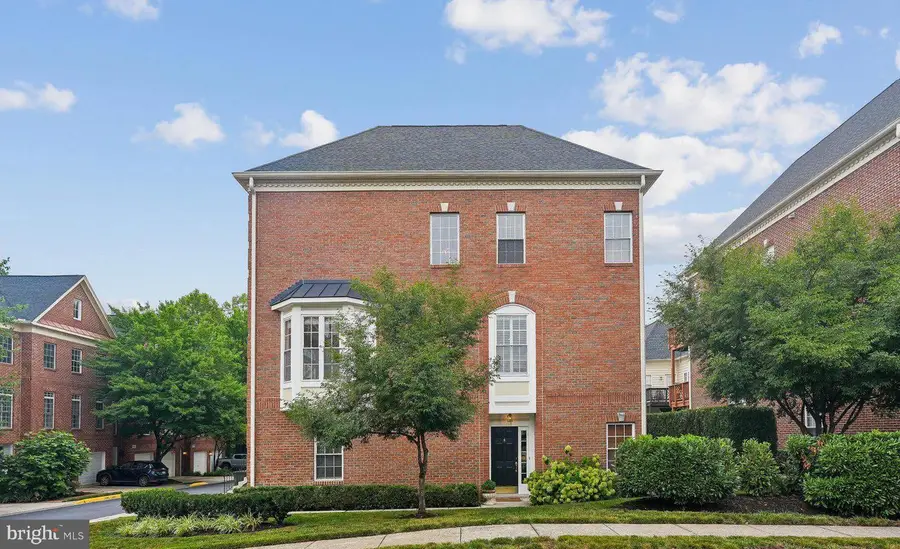 47761 Scotsborough Sq, Sterling, VA 20165 - #2