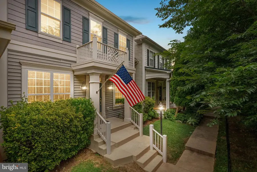 516 Gentlewood Sq, Purcellville, VA 20132 - #3