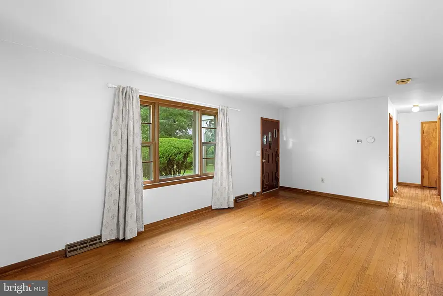 14 Quarter Branch Rd, Lovettsville, VA 20180 - #3