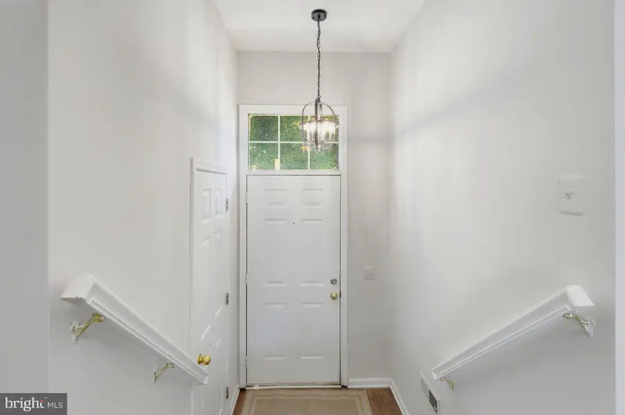 405 Mcdaniel Dr, Purcellville, VA 20132 - #2