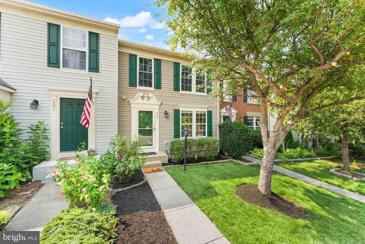 203 Shirley Sq Se, Leesburg, VA 20175 - #1