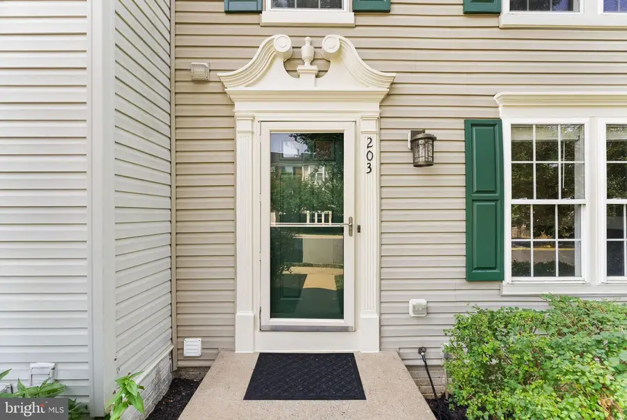 203 Shirley Sq Se, Leesburg, VA 20175 - #3