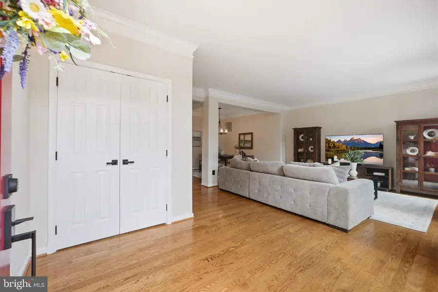 21549 Trowbridge Sq, Ashburn, VA 20147 - #2