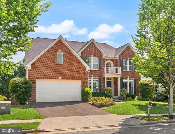 32 Houser Dr, LOVETTSVILLE, VA 20180