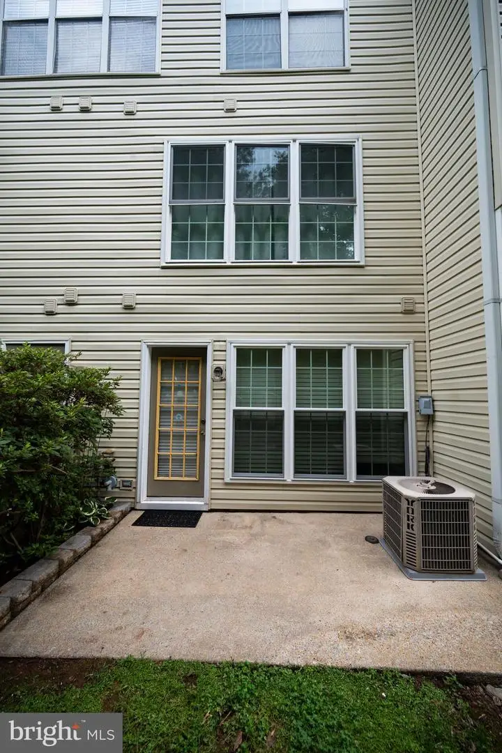 46946 Courtyard Sq, Sterling, VA 20164 - #2
