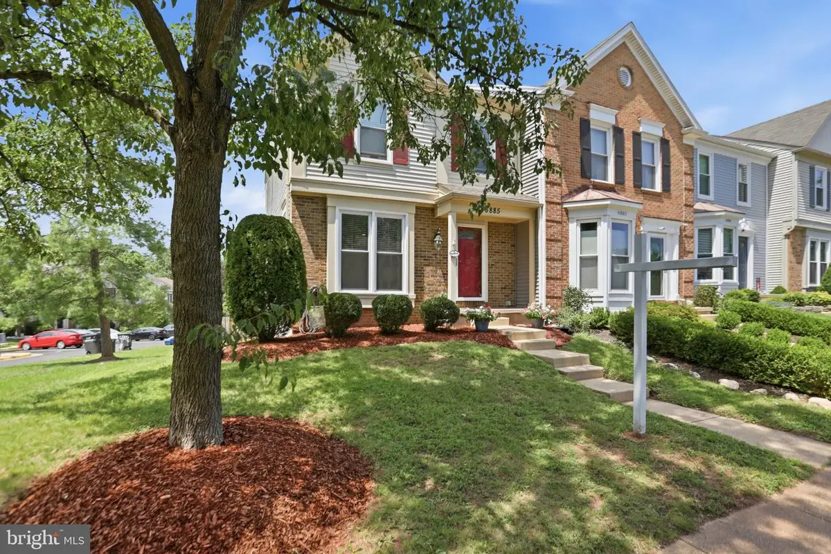 43885 Laburnum Sq, Ashburn, VA 20147 - #1