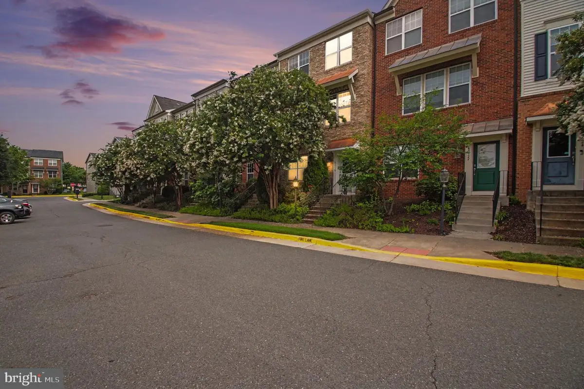 43920 Avenza Ter, Chantilly, VA 20152 - #1